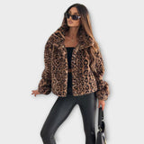Zala – Elegantna Jakna s Leopard Printom