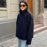 Jana – Elegantna Kratka Jakna od Satena