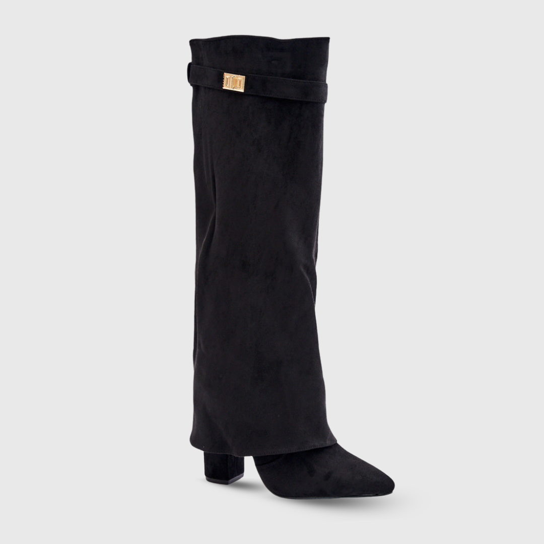 Klara – Elegancija u Visokim Čizmama od Luksuznog Materijala