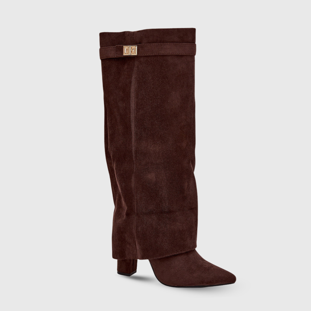 Klara – Elegancija u Visokim Čizmama od Luksuznog Materijala