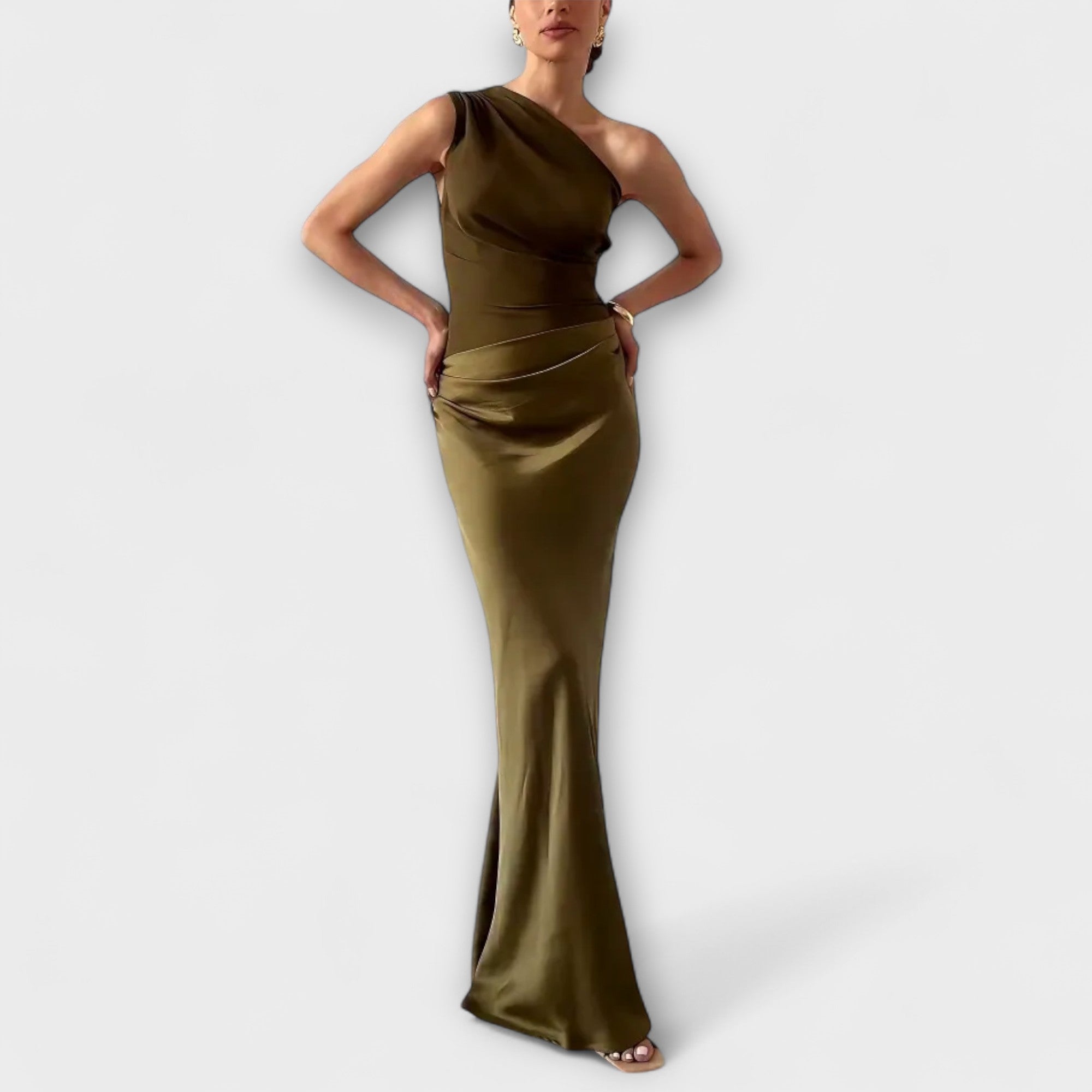 Maja – Elegantna Duga Haljina s Plisiranim Detaljima