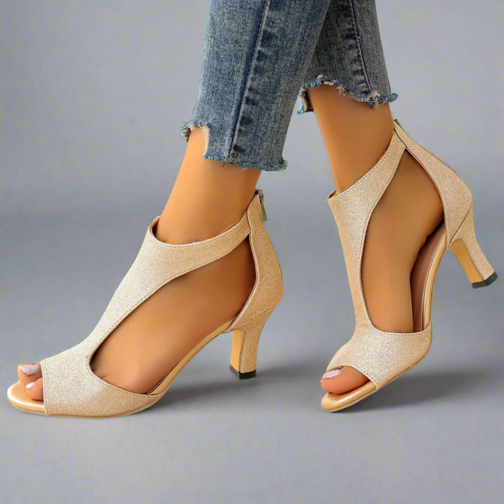 Simona – Elegancija u udobnim sandalama s potpeticom