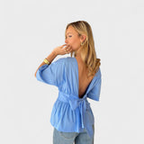 Alja – Elegantna blusa od svile s čipkastim detaljima