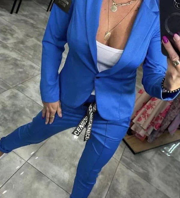 Bojana – Elegantan komplet od svile s lepršavim siluetom