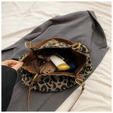 Hana – Elegantna mala torbica s uzorkom leoparda