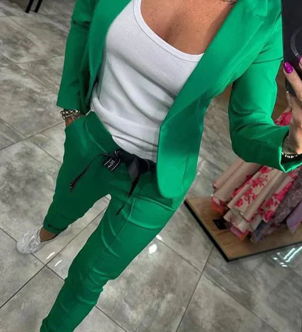 Bojana – Elegantan komplet od svile s lepršavim siluetom