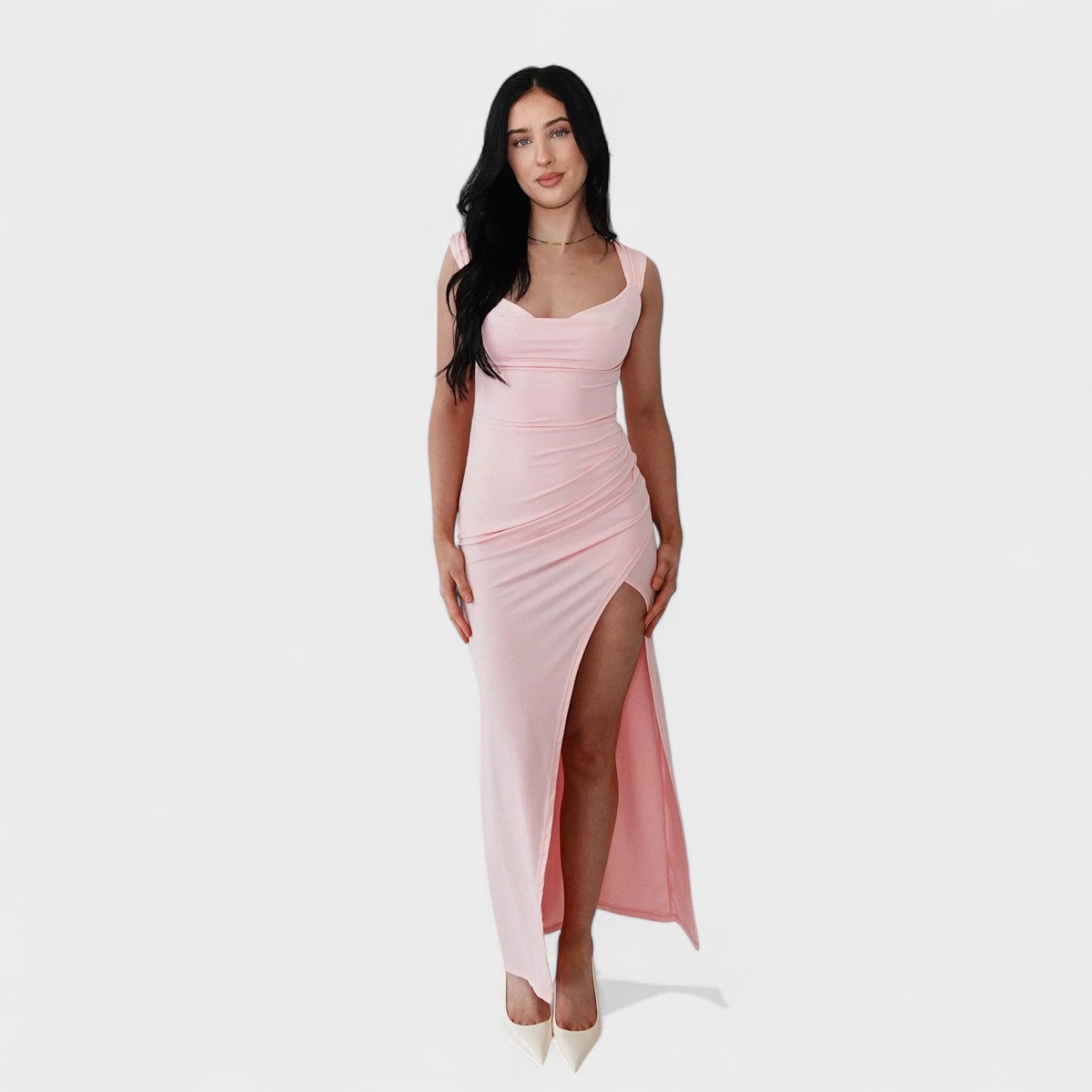 Katarina – Elegantna duga haljina s otvorenim leđima