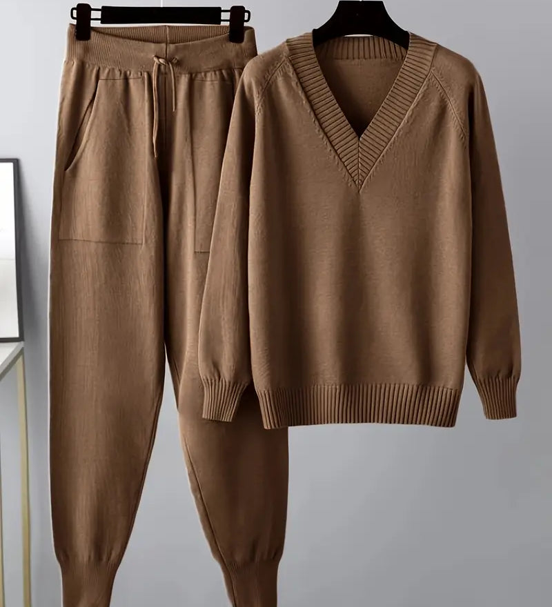 Lucija – Elegantan set od svile i čipke