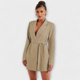 Lara – Elegantna blazer haljina s V izrezom