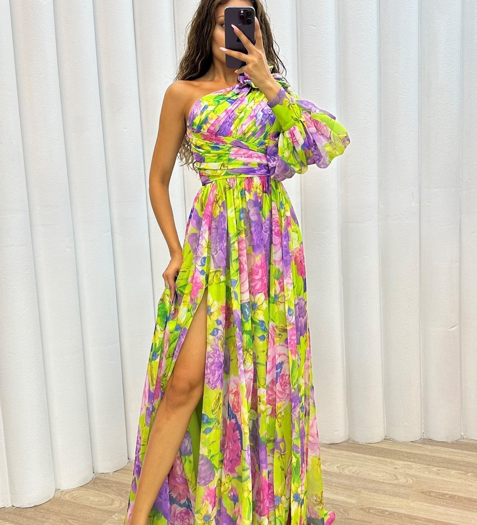 Anja – Lepršava Haljina od Svile s Elegancijom