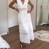 Petra – Elegantan čipkasti midi haljina s V-izrezom