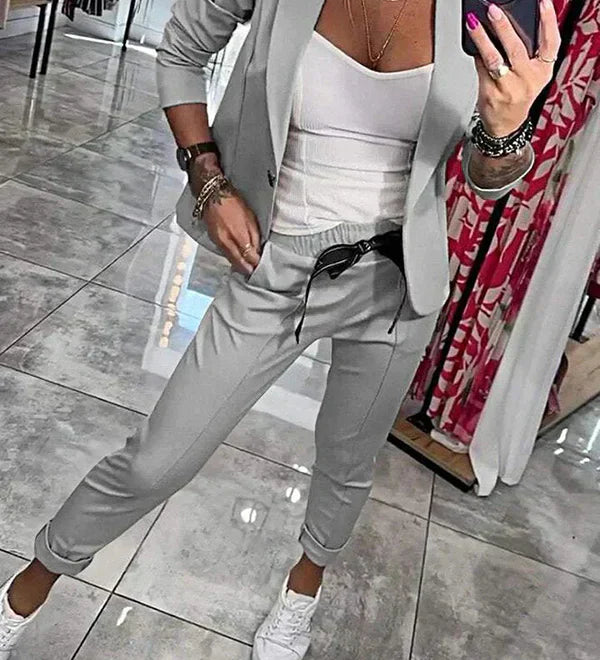 Bojana – Elegantan komplet od svile s lepršavim siluetom