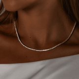 Dora – Elegantan Rivière ogrlica od svile