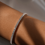 Dora – Elegantna Rivière narukvica od svile