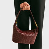 Hana – Elegantan midi haljina od svile u burgundskom tonu