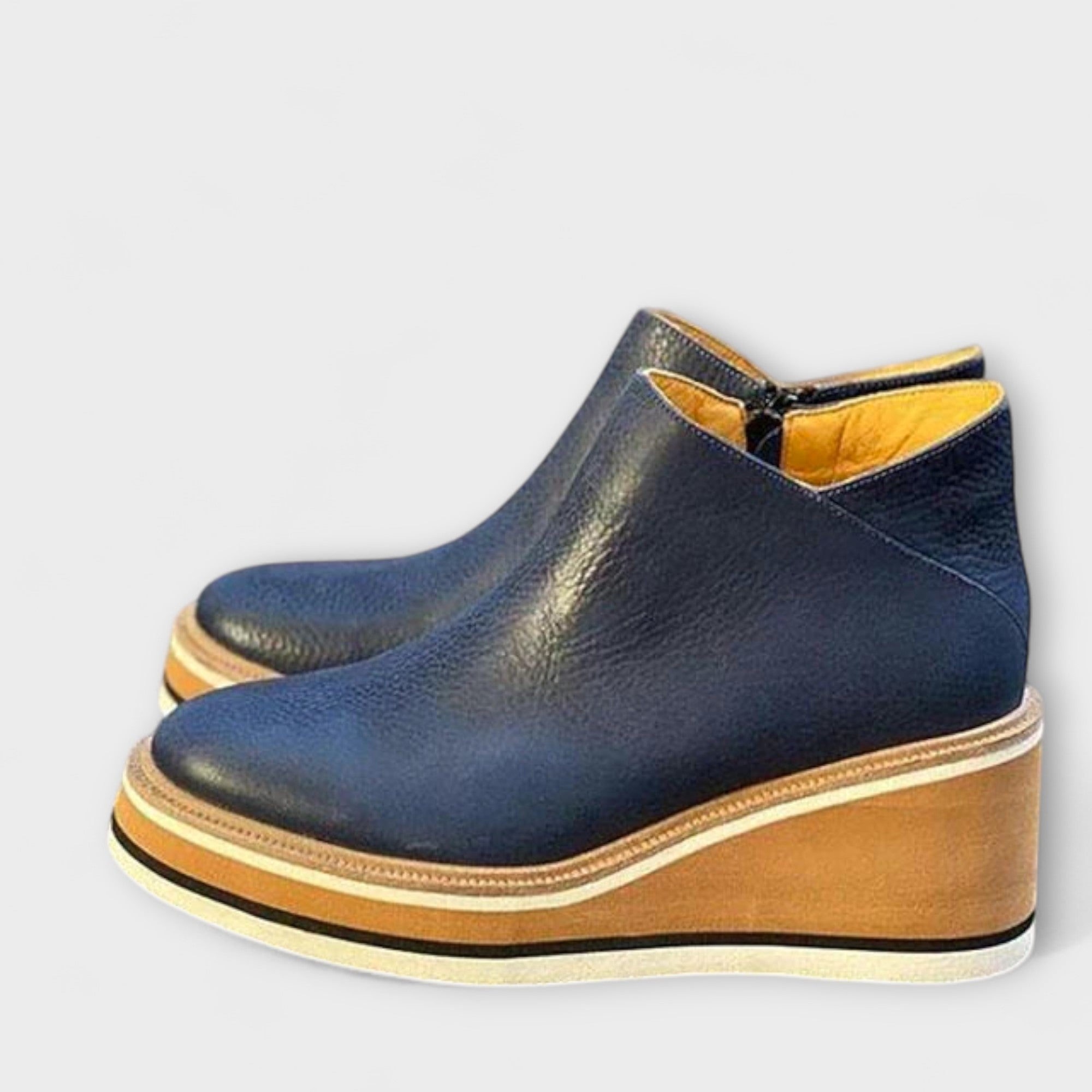 Klara – Elegantne čizme od svile s lepršavim detaljima