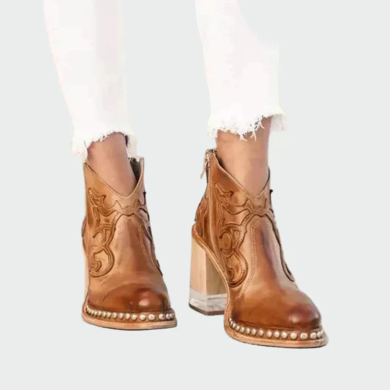 Klara – Elegantne čizme od vezenog kože