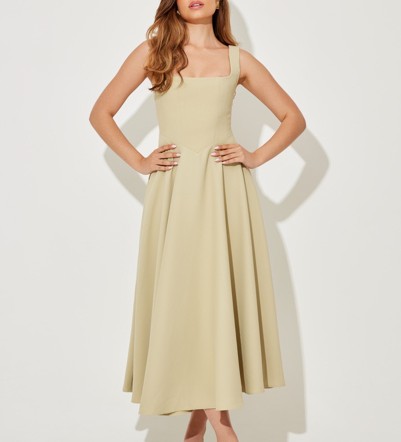 Nika – Elegantan Midi Haljina od Svile