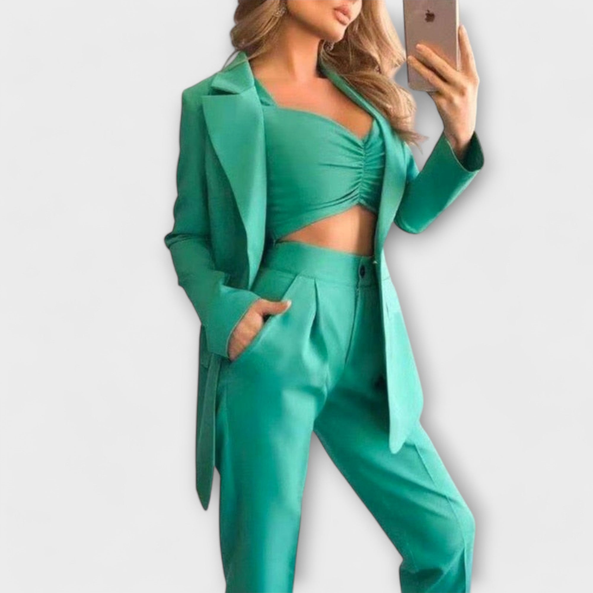 Bojana – Elegantan trodijelni set s blazerom od svile