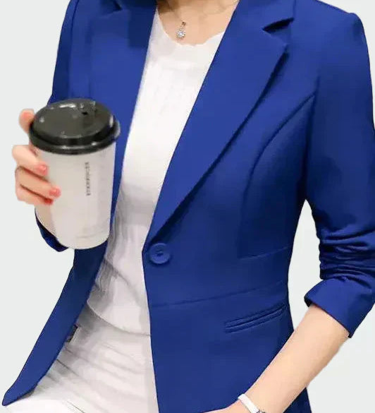 Gaja – Elegantan sako od svile s strukiranom siluetom