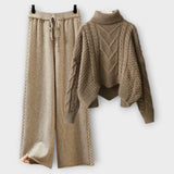 Lucija – Elegantan set od pletiva s romantičnim detaljima