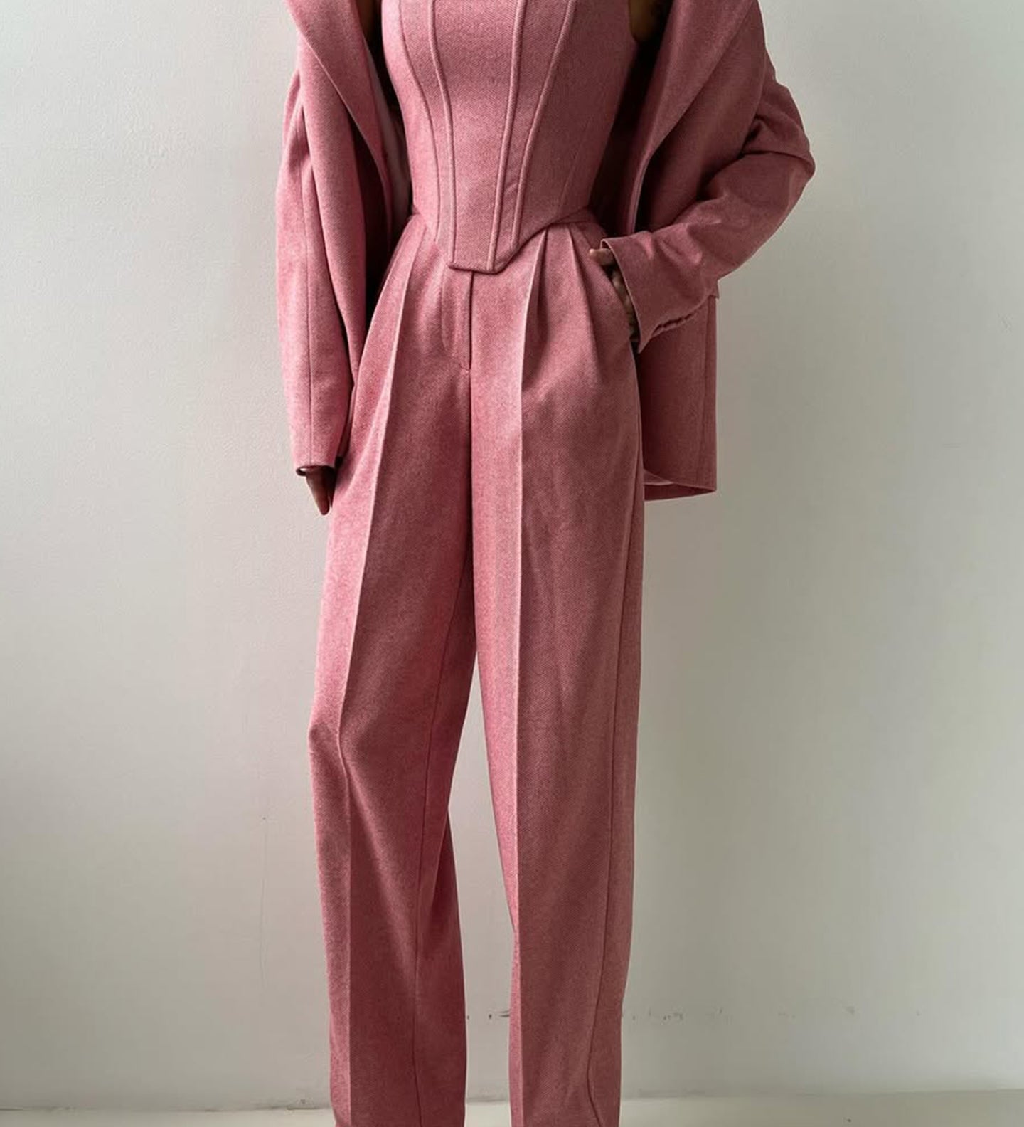 Bojana – Elegantan set od tri dijela s čipkom