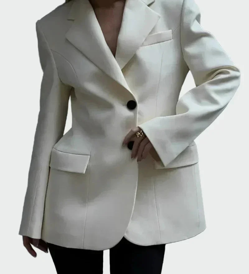 Gaja – Elegantni blazer s impresivnom siluetom