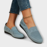 Alenka – Elegantan satenski loafer s multidimenzionalnim detaljima
