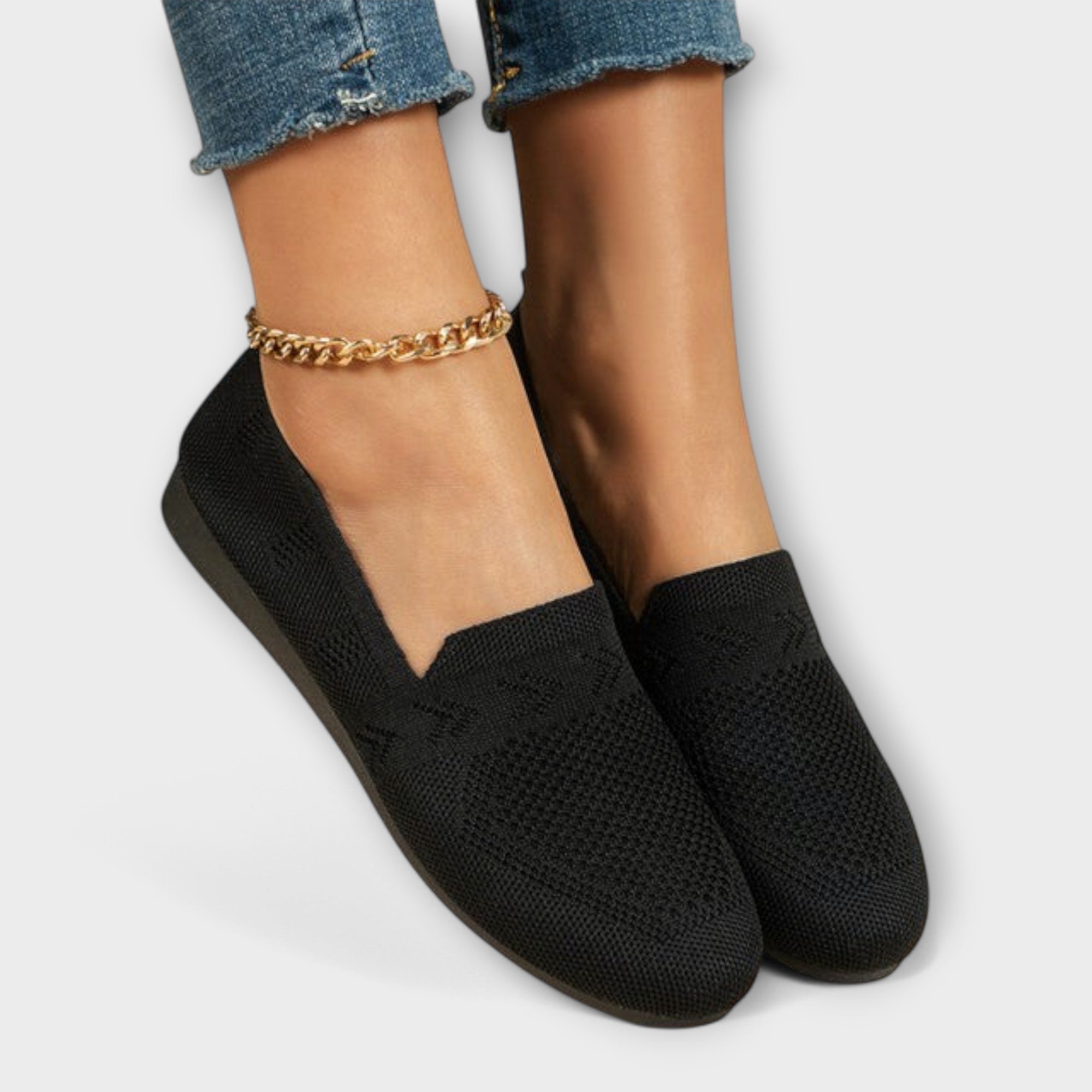 Alenka – Elegantan satenski loafer s multidimenzionalnim detaljima