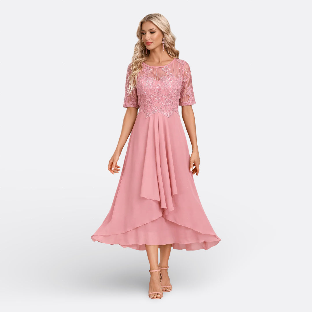 Katarina – Elegantna tamnoplava čipkasta haljina s kratkim rukavima