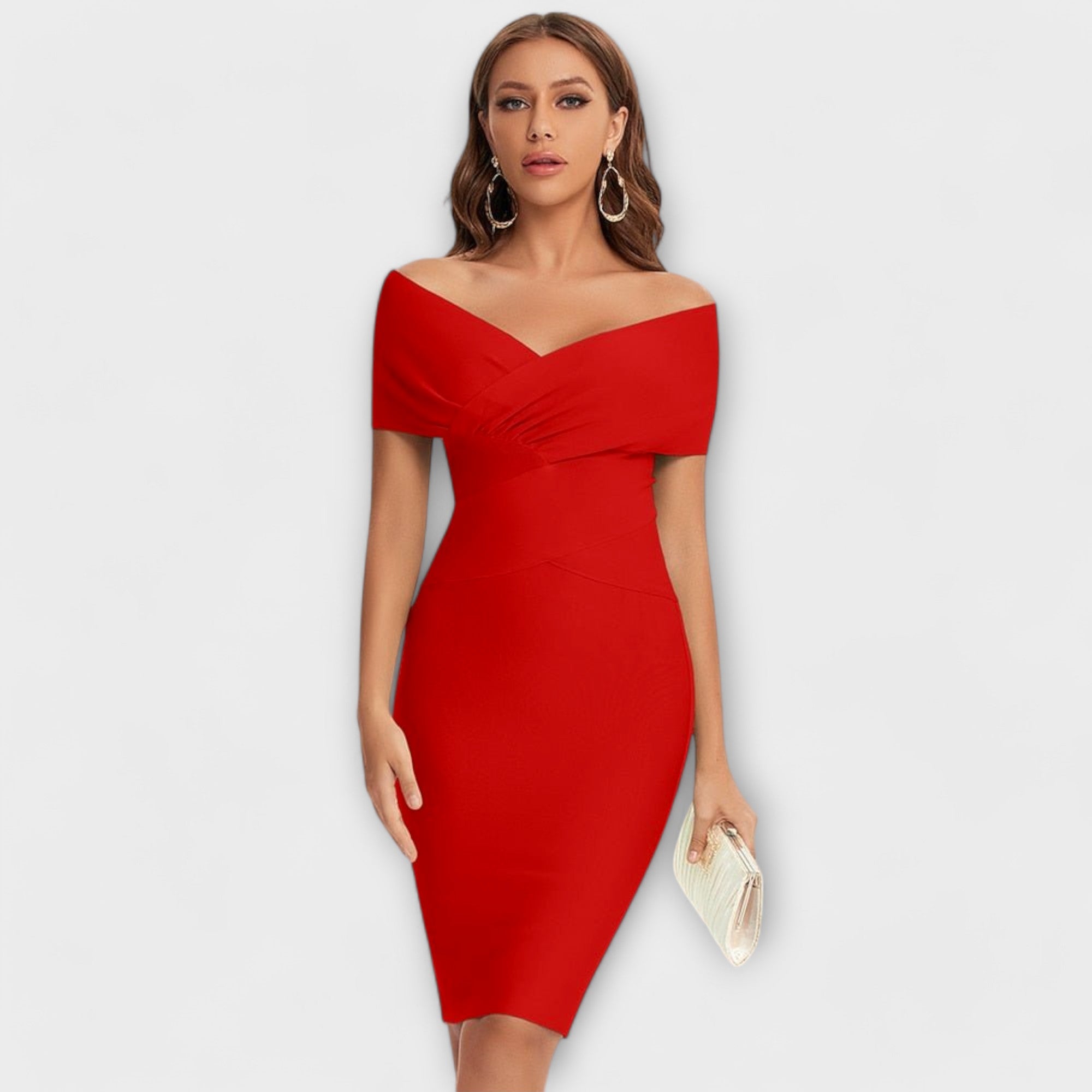 Lara – Elegantna mini haljina od svile s čipkastim detaljima