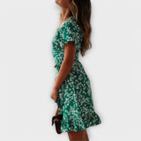 Lara – Elegantna mini haljina od čipke