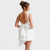 Lara – Elegantan mini haljina s biserima od svile