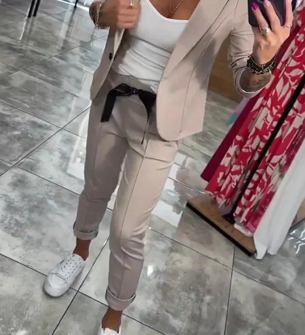 Bojana – Elegantan komplet od svile s lepršavim siluetom