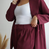 Bojana – Elegantni midi set od svile u burgundcu