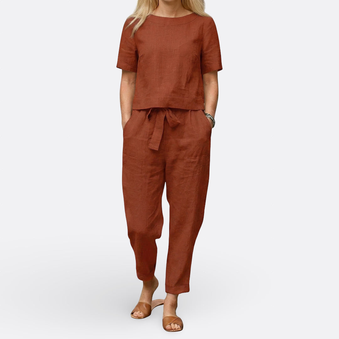 Lucija – Elegantni set od svile s romantičnim detaljima