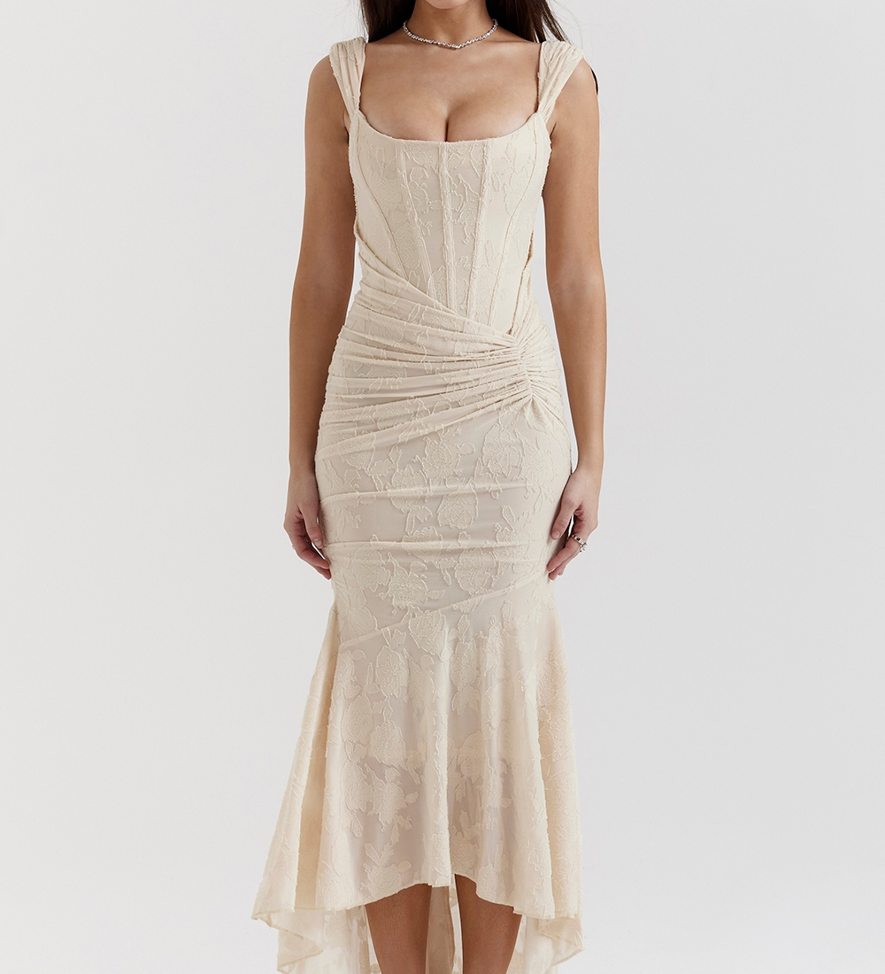Nika – Lepršava Maxi Haljina od Svile s Elegancijom