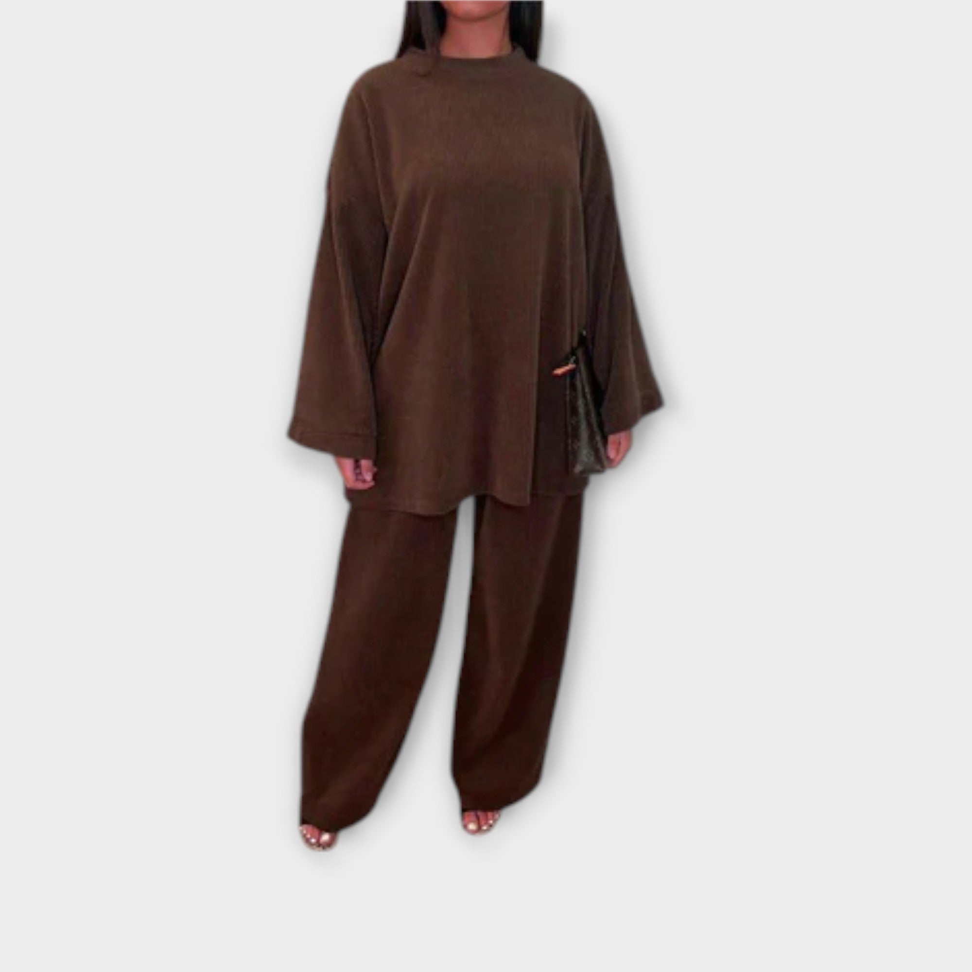 Lucija – Elegantan set s rebrastom od svile