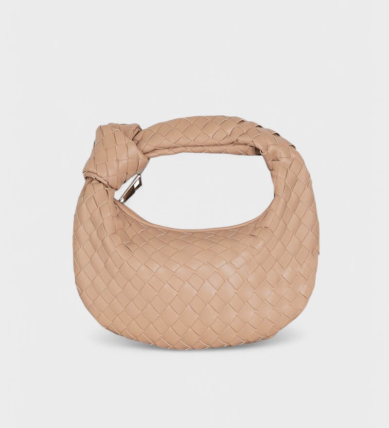 Hana – Elegantna svila torbica s romantičnim detaljima